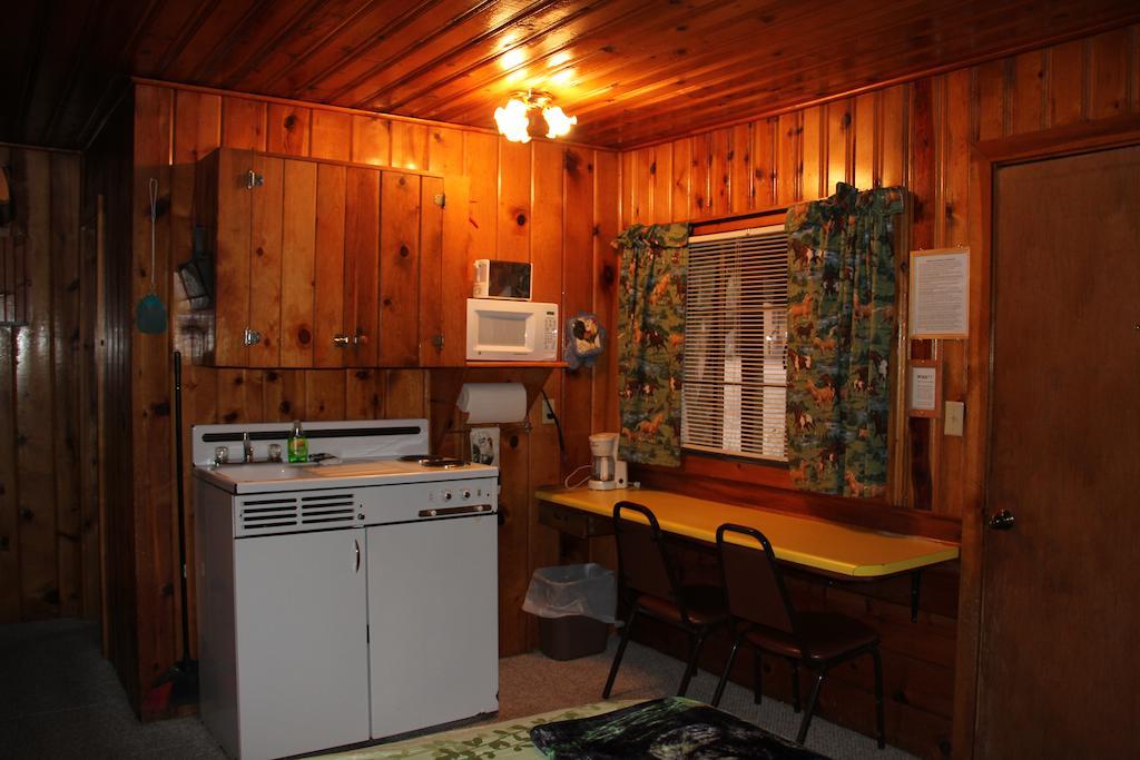 فيلا باينتوب ليكسايدفي Hidden Rest Cabins الغرفة الصورة