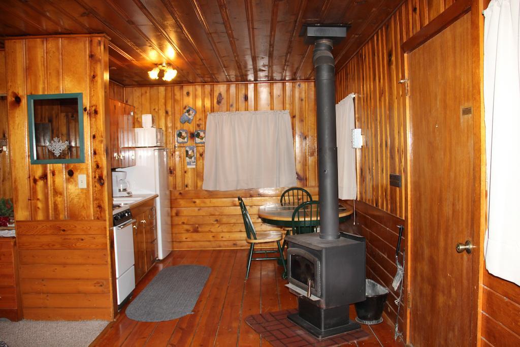 فيلا باينتوب ليكسايدفي Hidden Rest Cabins الغرفة الصورة