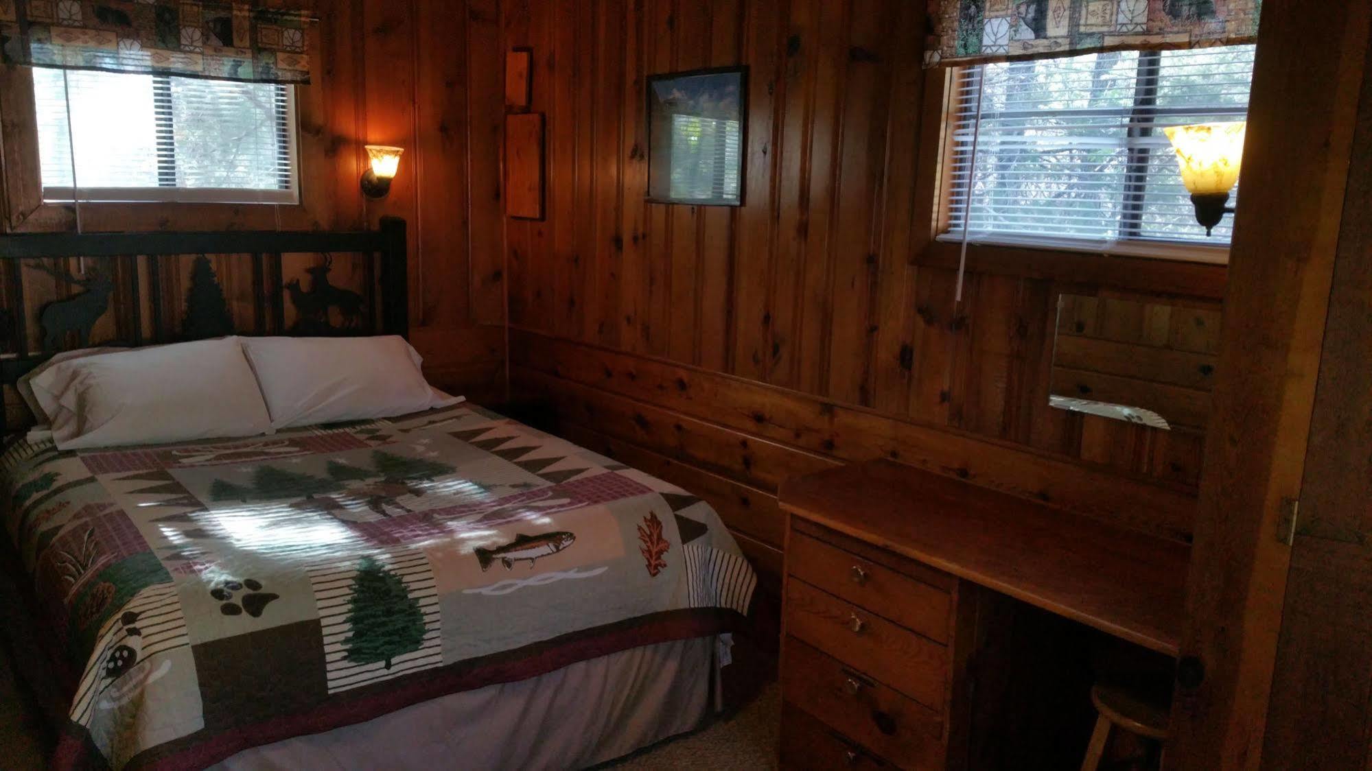 فيلا باينتوب ليكسايدفي Hidden Rest Cabins المظهر الخارجي الصورة